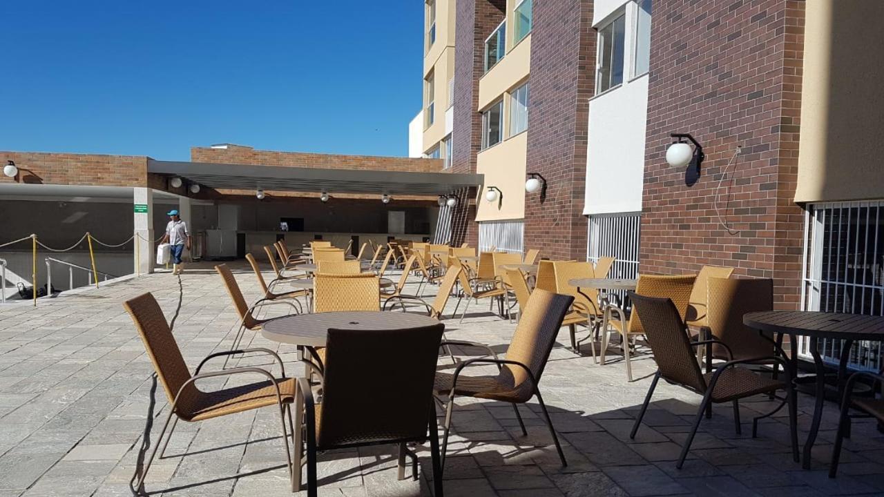 Piazza Com Acesso Ao Clube Diroma Aparthotel Caldas Novas Luaran gambar