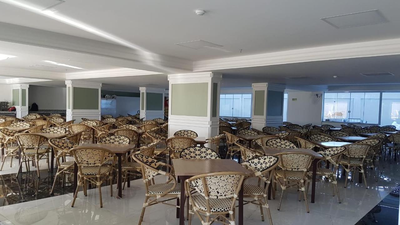Piazza Com Acesso Ao Clube Diroma Aparthotel Caldas Novas Luaran gambar