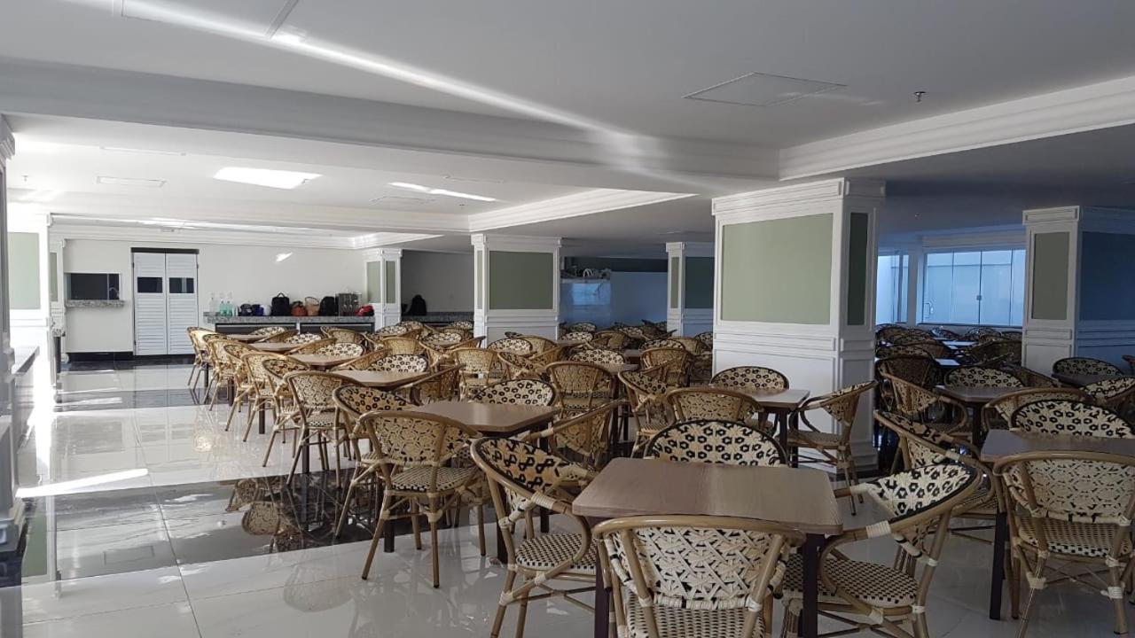 Piazza Com Acesso Ao Clube Diroma Aparthotel Caldas Novas Luaran gambar